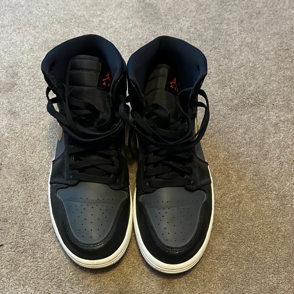 Jordan Other - Jordan1 bronze size 9